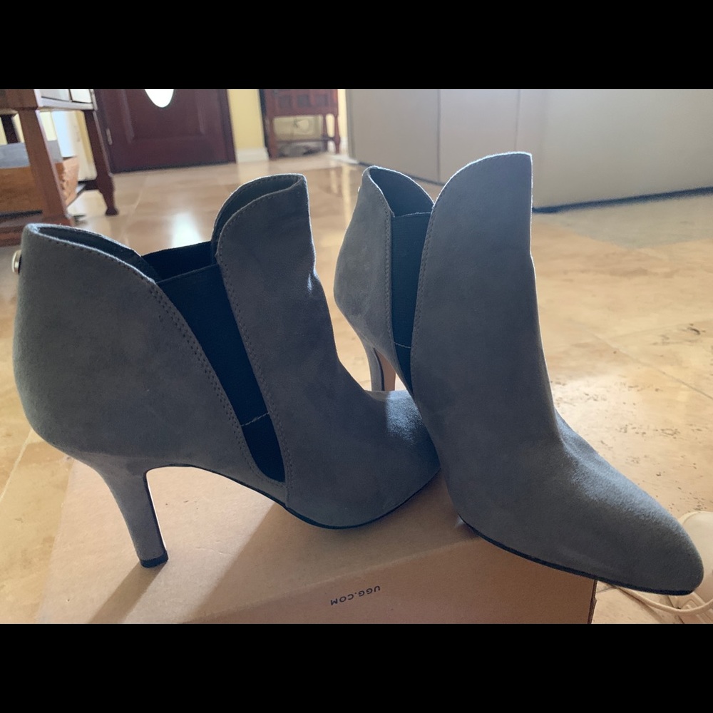 Ankle boots-Ann Klein -size 6- worn once -super cute